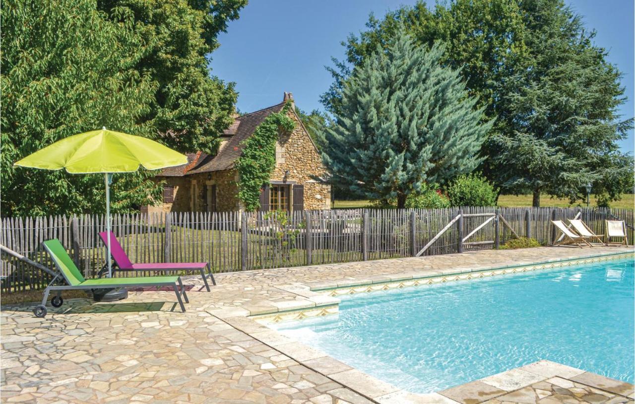 Awesome Home In Campsegret Екстер'єр фото