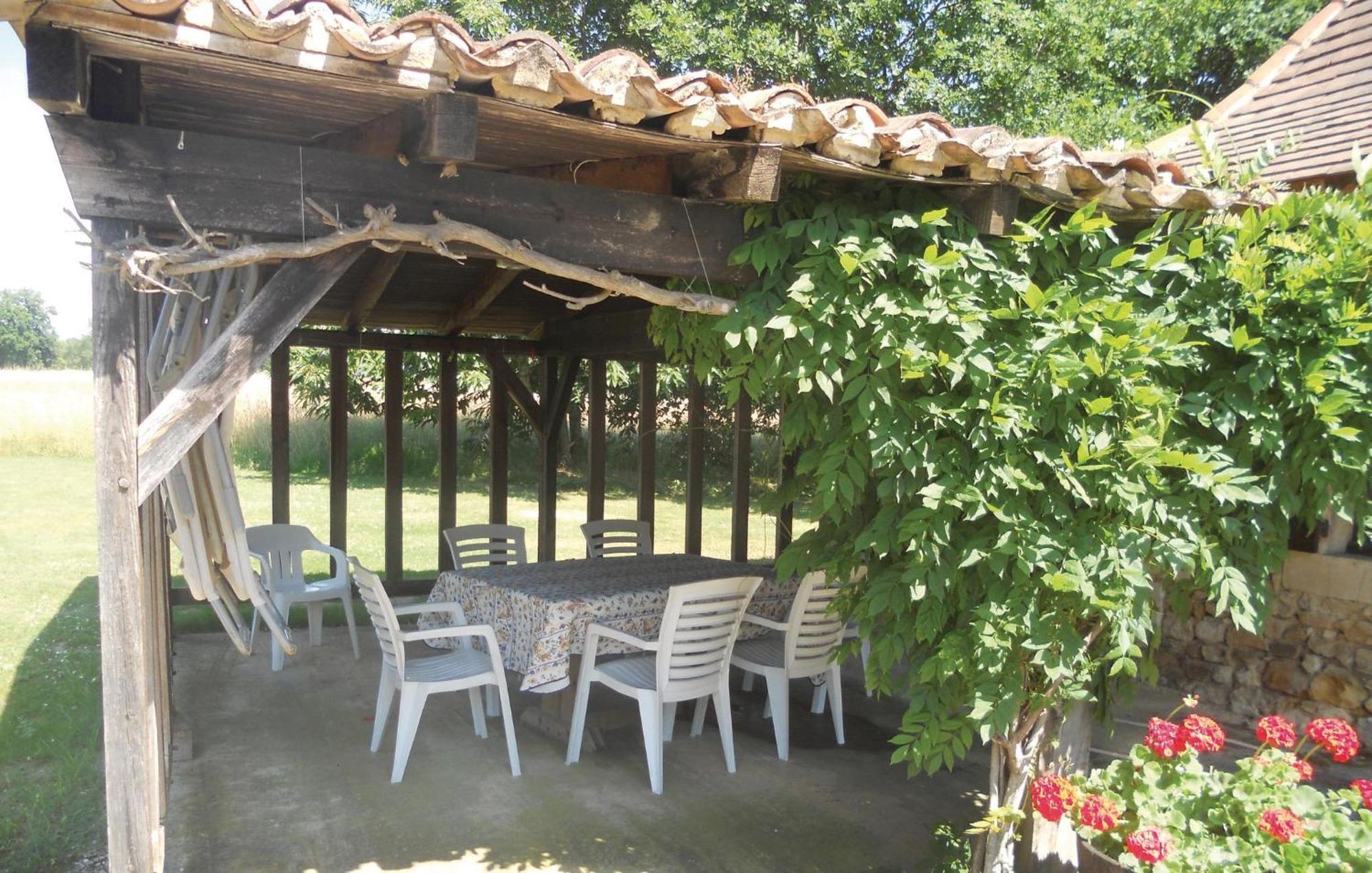 Awesome Home In Campsegret Екстер'єр фото
